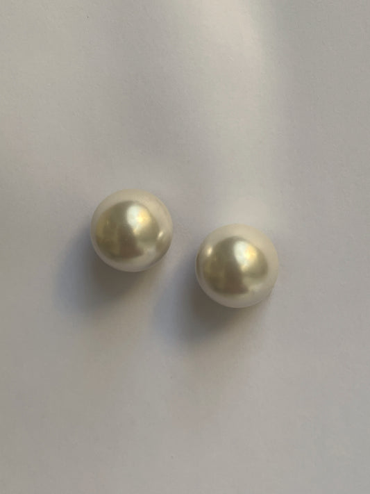 Classic Pearl Studs